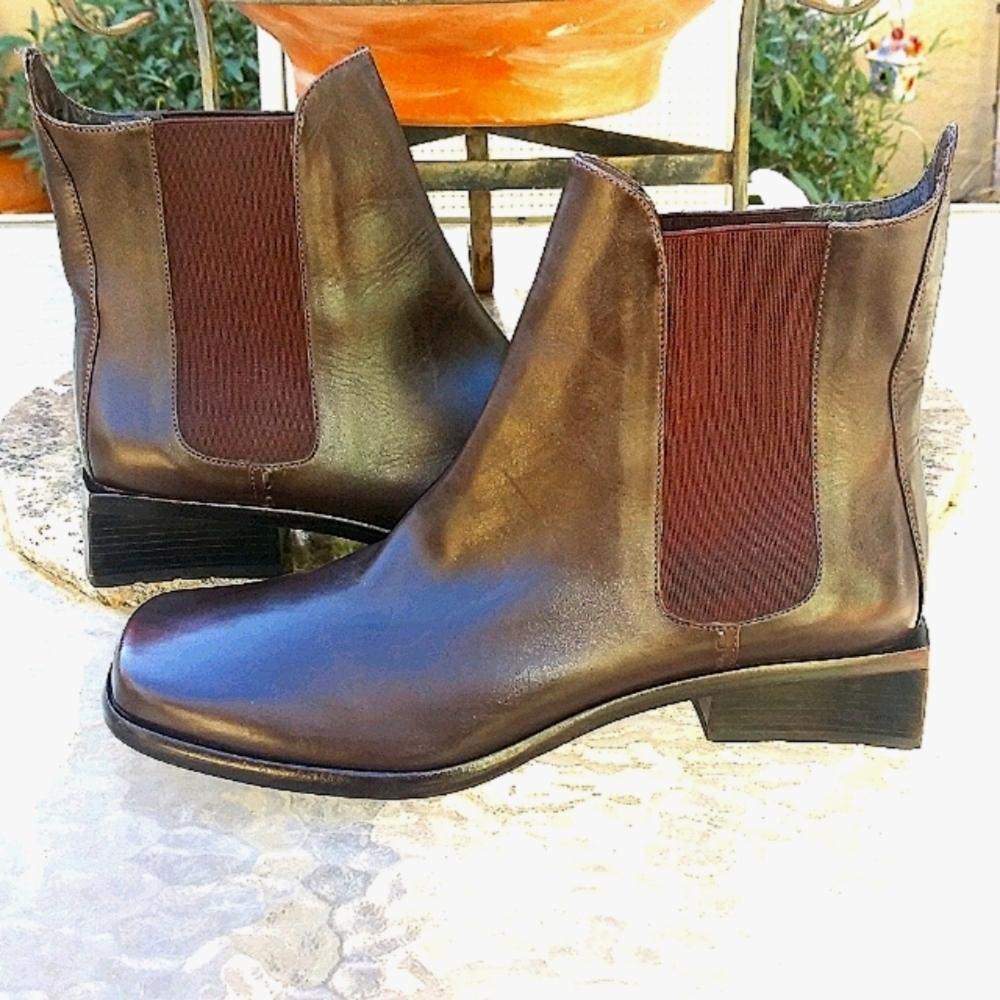 !!!!SOLD!!!!! Cole Haan Chocolate Brown Ankle Boots - Picture 1 of 10